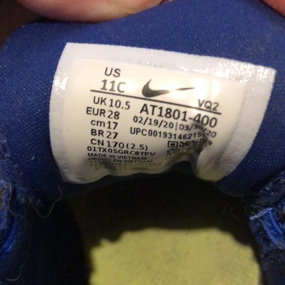 Boys size 11 running shoes - Picture 8 of 8